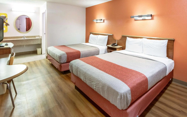 Motel 6 Dayton, OH - Englewood