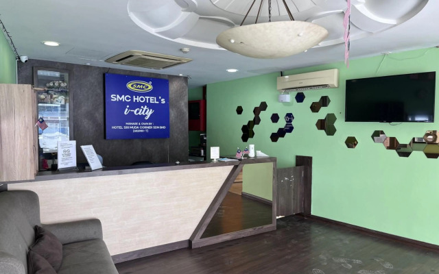 OYO 90894 Hotel Smc I-city