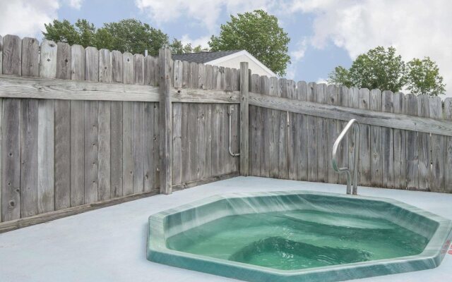 Knights Inn Sandusky