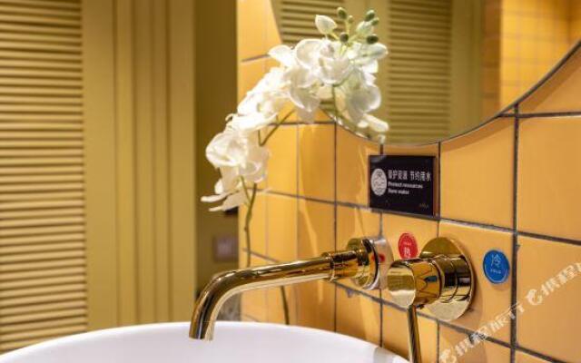Oula Art Hotel