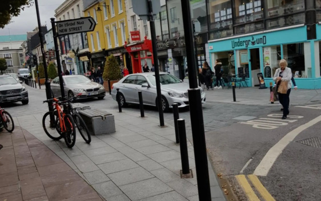 The Courtyard Apartments !!!!