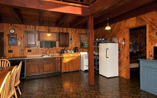 Cedarwood Lodge