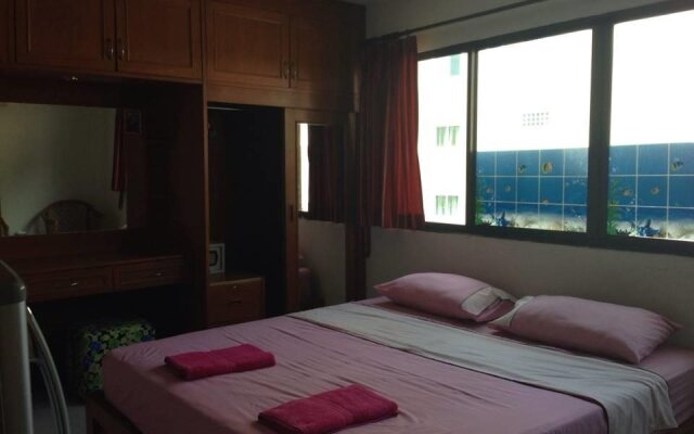 Family Home Guesthouse Phuket