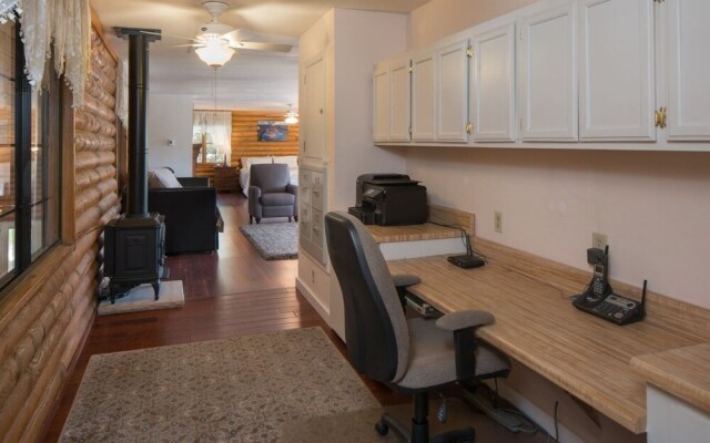 Quarter Horse Lodge