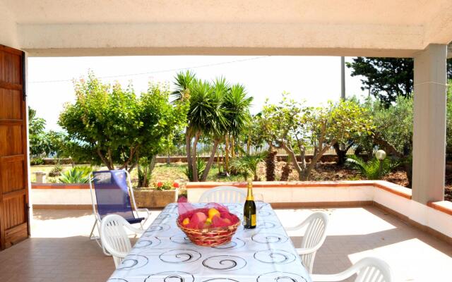 Sc017 Villa Valenti a Pochi Metri dal Mare