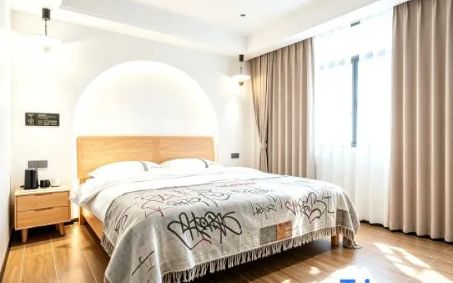Mengtingxuan | Serene Stay ・ Jing She Elegant Residence (72 Wonder Tower Zhangjiajie West Station) – Guest Rooms – Zhangjiajie
