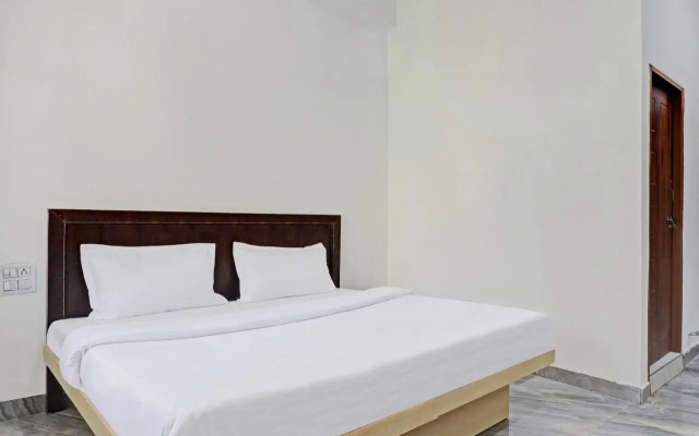 OYO Flagship 702723 The Grand Cosmos