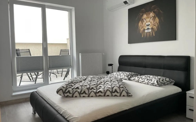 Unique Penthouse Lakeview W19
