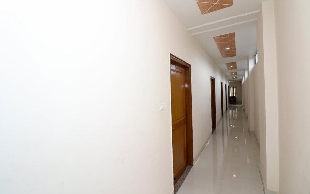 Chandra Palace By OYO Rooms
