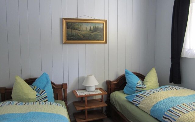 The Cozy Cubbyhole B&B