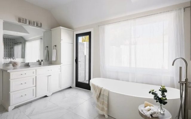 Majestic Mountain Mansion-pool -spa & Guest House