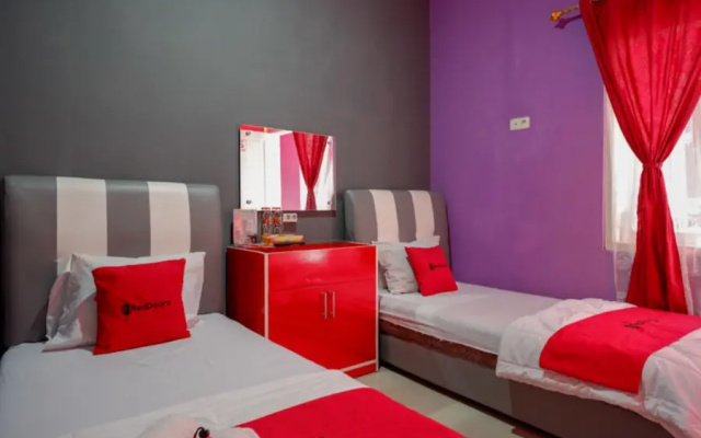 RedDoorz near Terminal Mendolo Wonosobo