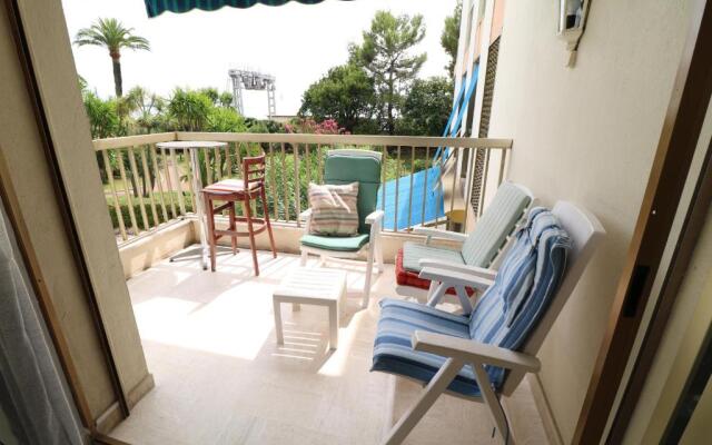 Sea side 2 bedroom with heated pool 322