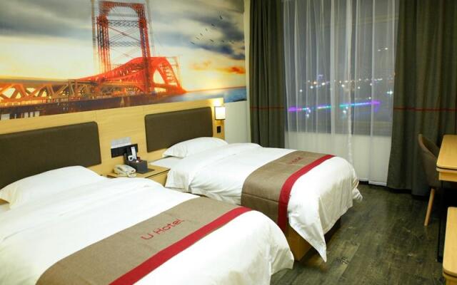 Thank Inn Hotel Jiangxi Ganzhou Huichang County Tongluowan Square