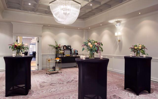 The Talbott, Autograph Collection