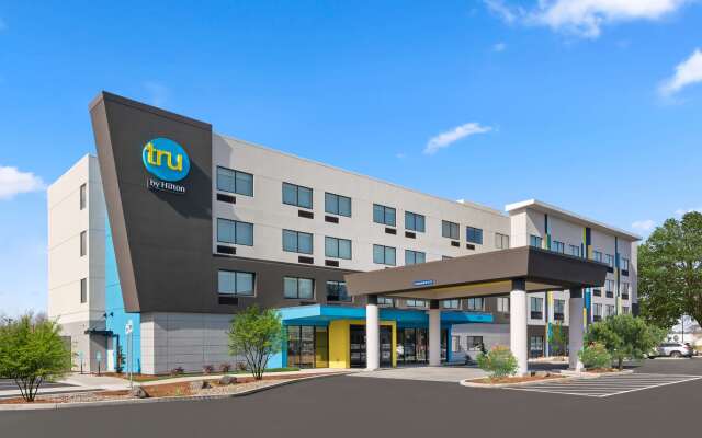 Tru by Hilton Portland Airport