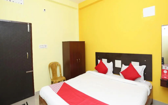 Hotel Blue Moon By OYO Rooms