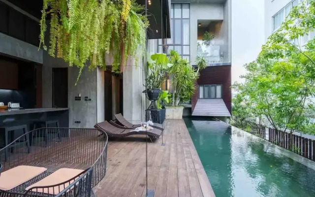 Luxury Pool Villa With Jacuzzi & Lift by Thonglor