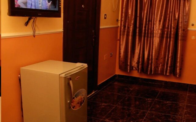 Hi Point Hotel & Suites