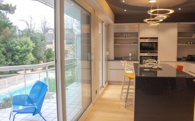 Spacious Apartment With Balcony / Terrace Crossing in Green Surroundings