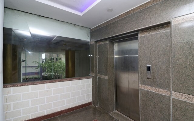OYO 16395 Hotel G K Palace