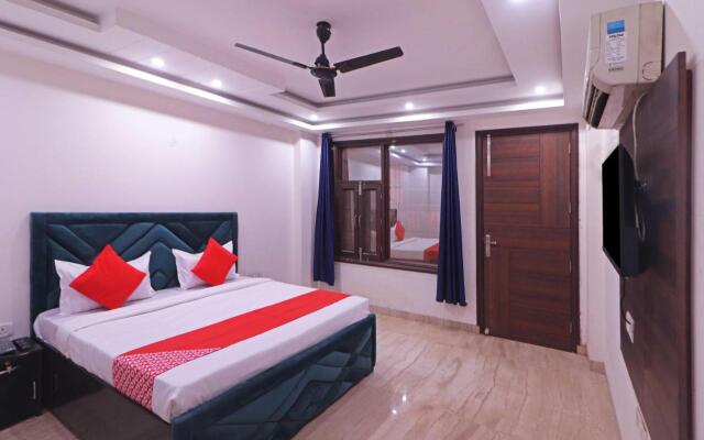 OYO 90025 Pari Residency