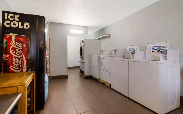 Rodeway Inn Conference Center