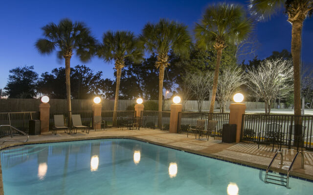 Holiday Inn Express Biloxi - Beach Blvd by IHG