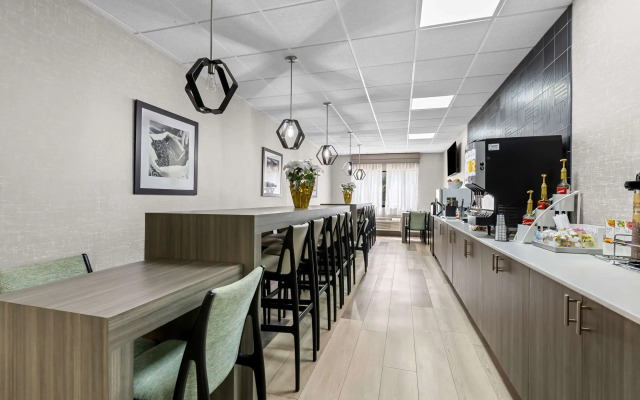 Clarion Pointe Franklin - Nashville Area