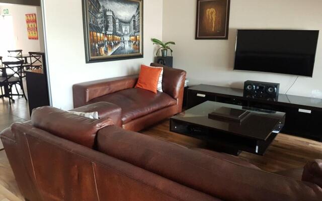 Fairview Bed And Breakfast - Family Room 2