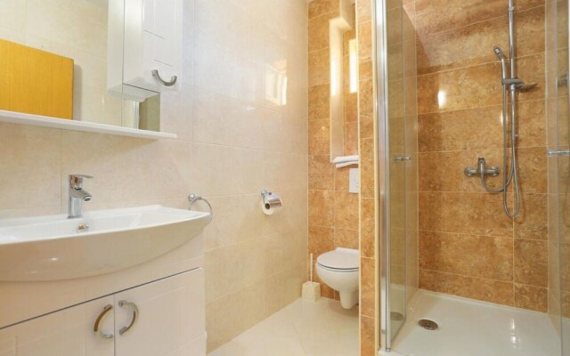 Lias - With Restaurant - A3