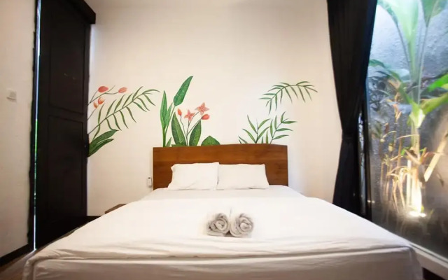Oyo 2135 Escotel Jalak Guest House