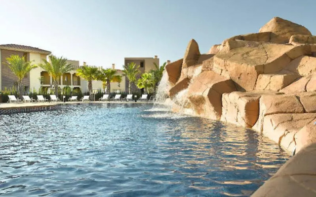 Las Lomas Village – Luxury Apartments