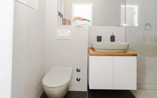 Alexandra Apartments