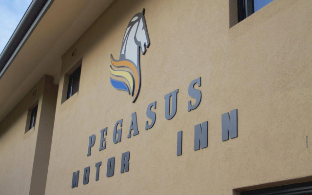 Pegasus Motor Inn and Serviced Apartments