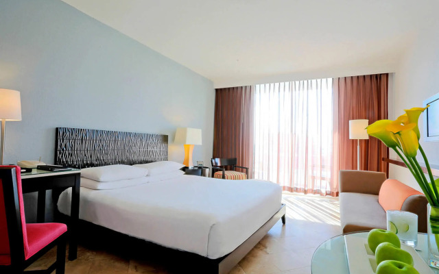 Krystal Grand Cancun