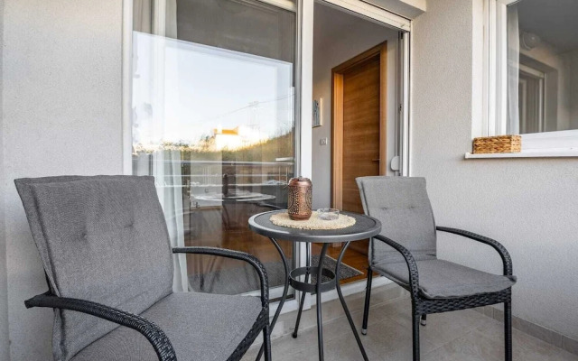 Apartment Maya by Litto.