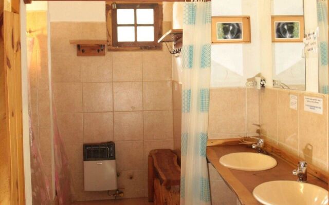 Hostel y Camping Los Coihues