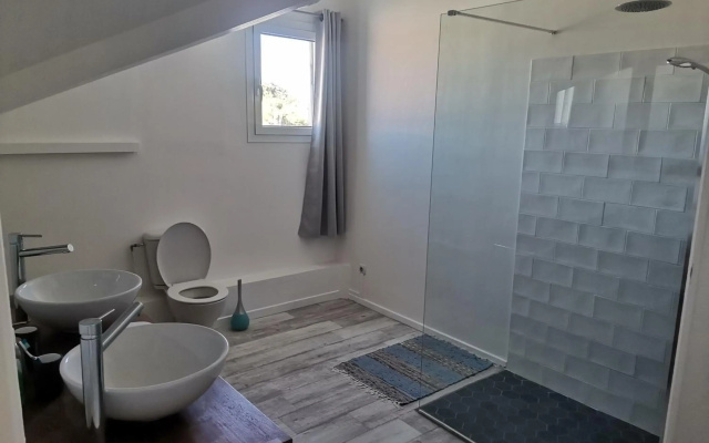 Bel appartement T4 vue mer sur la Marina du Gosier