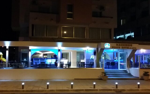 Mackenzie Beach Hotel & Apartments