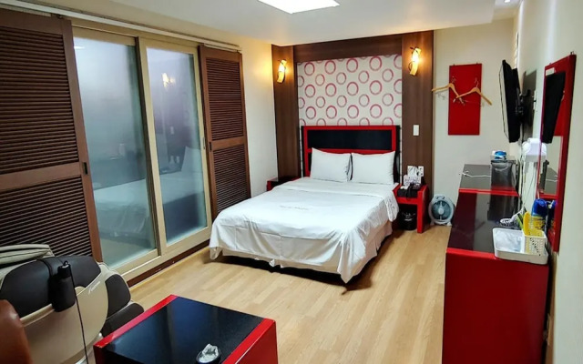Seogwipo Rich Stay