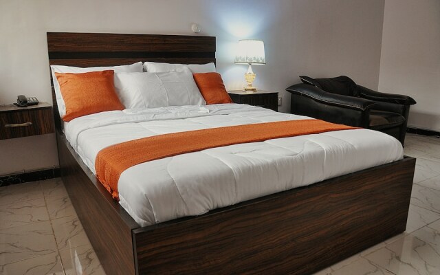 Jolie Suites