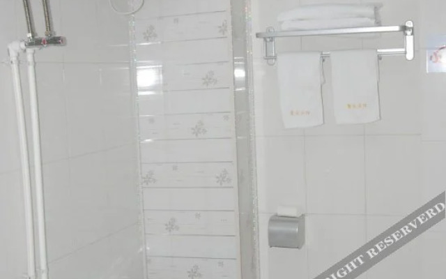 Xinjia Express Hotel Gongren Road