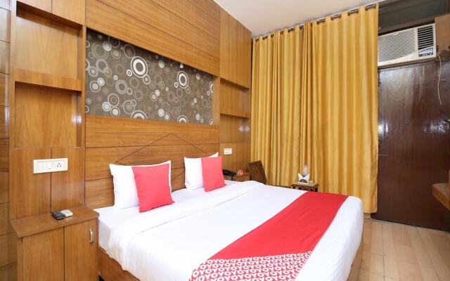 OYO 5906 Hotel Skyfox