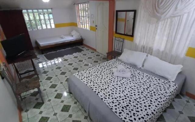 RedDoorz Hostel @ Ragsak Kamp Beach Resort