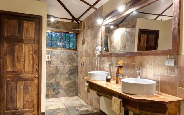 Tropical Suites