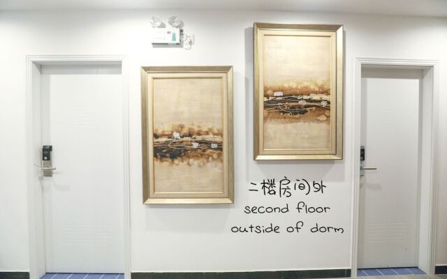 Only Cafe & Backpacker