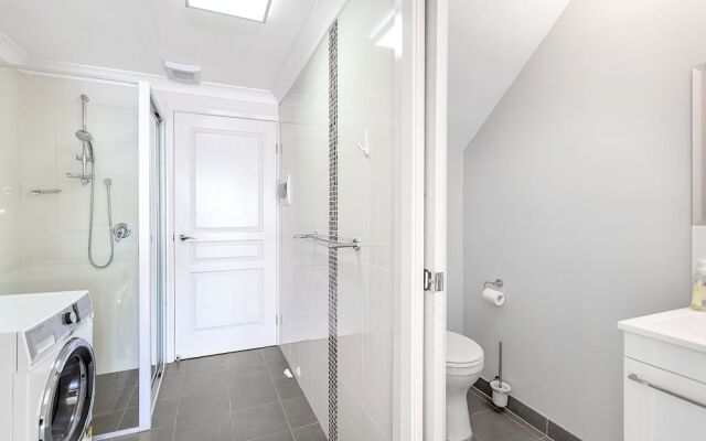 'Tween Bays', Ocean Beach Road, 3/39