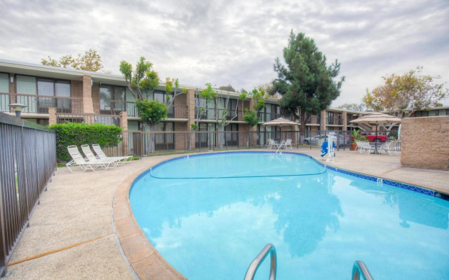 The Rambler Motel