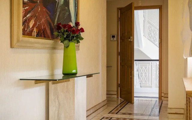 Penthouse 3-bed 3-bath on Marble Arch